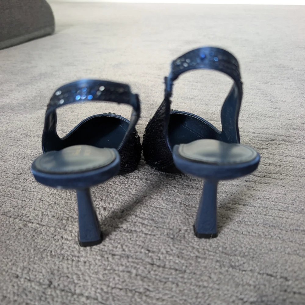 Elegant Blue Slingback Kitten Heels - Picture 3 of 4
